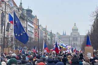 Boj za demokracii začíná teď. Že se „lámal chleba“, poznáme zpětně - Médium.cz
